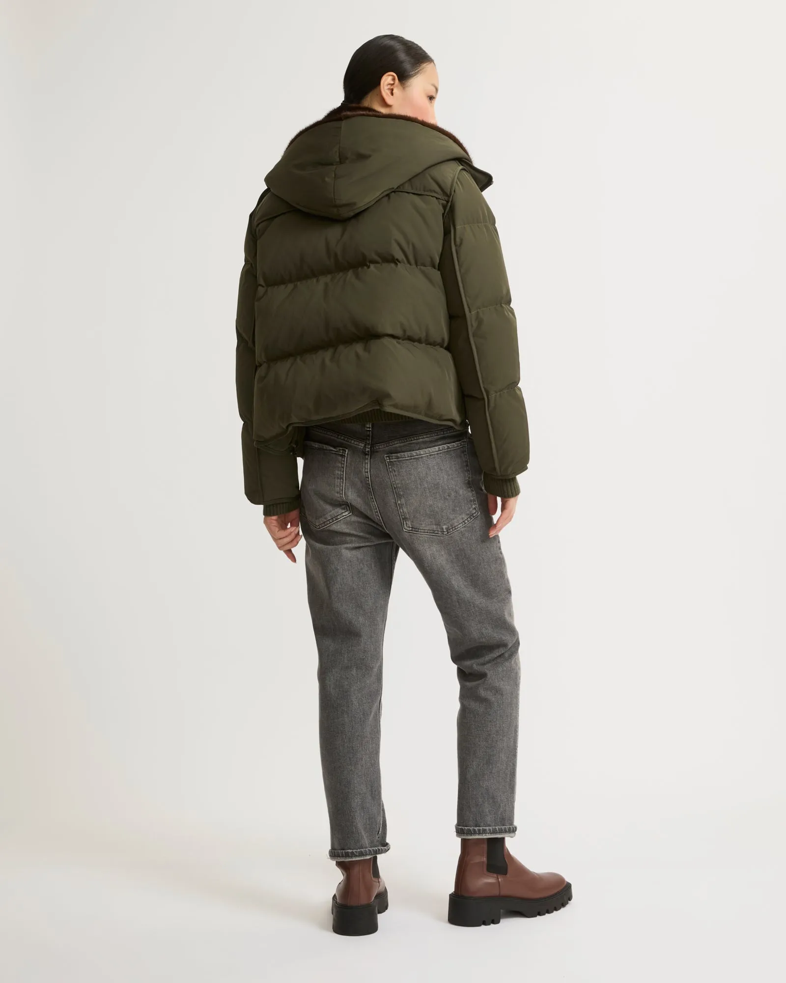 Doudoune "A" line en tissu technique et plastron à capuche en vison à poils longs