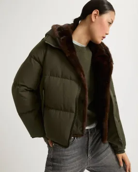 Doudoune "A" line en tissu technique et plastron à capuche en vison à poils longs