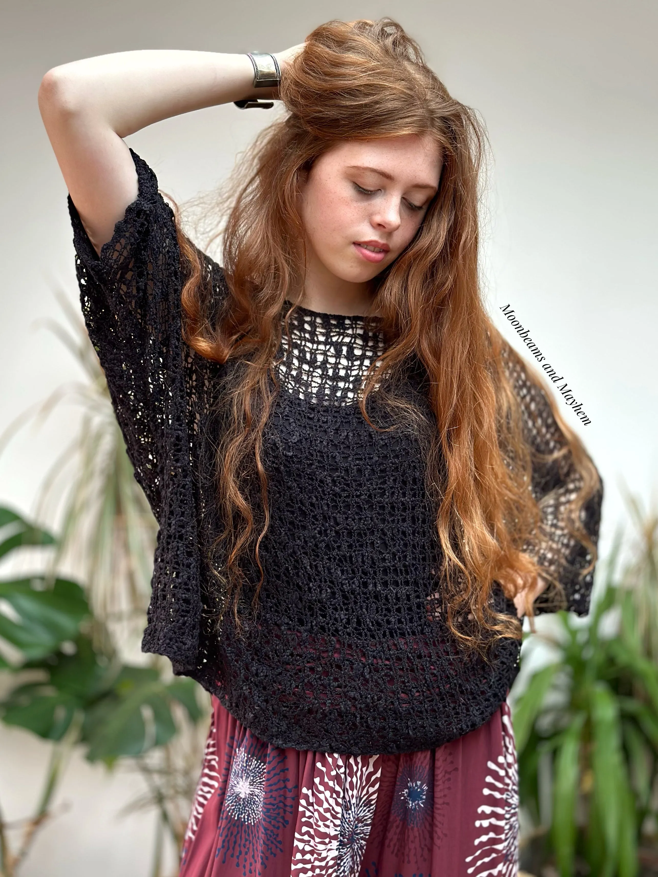 LOOSE WEAVE BLACK PULLOVER