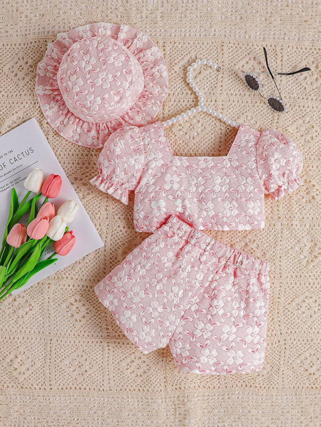 SHEIN Baby Floral Print Puff Sleeve Top & Shorts & Hat