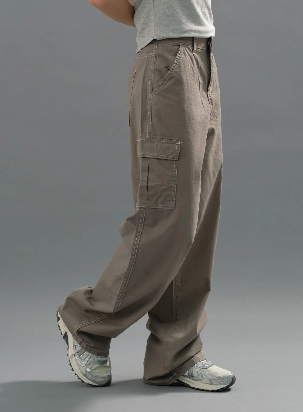 Stitch Detail Low-Rise Cargo Pants CJ22